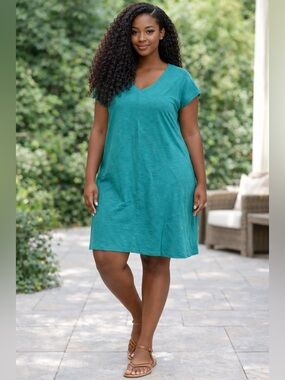 Lilly Plain Summer Light Seamed V-Neck Dress in the color Jade Jargon(Blue)